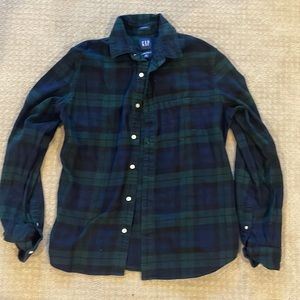 Plaid Gap long sleeve button down flannel (medium)